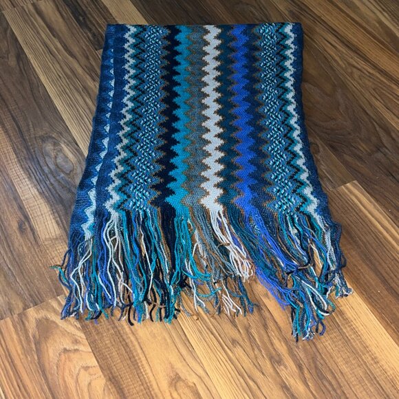 Woven Lightweight Chevron Scarf Frayed Fringe Ends - Picture 7 of 7